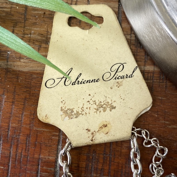 Vintage Rounded Necklace - Picture 5 of 5